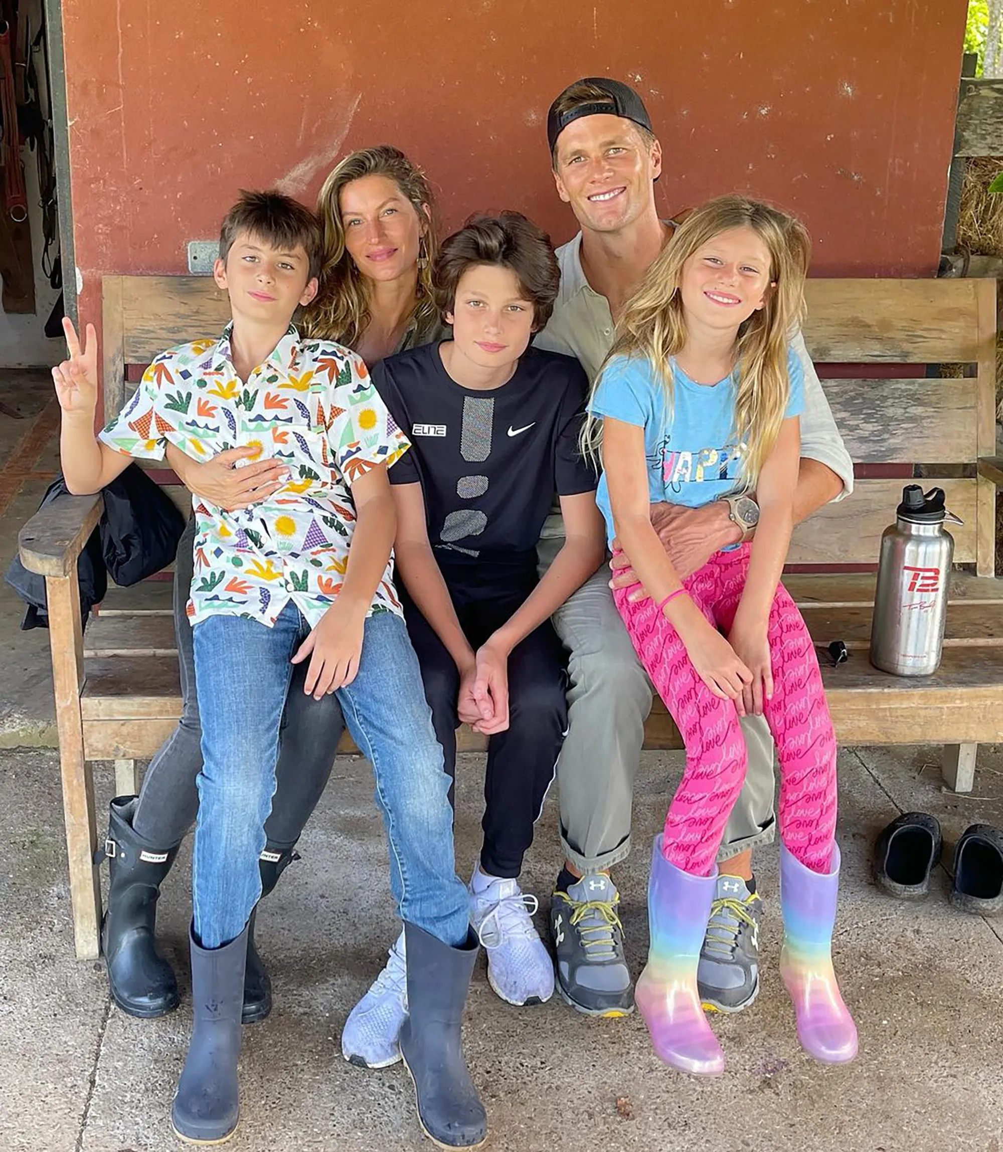 Tom Brady and Gisele Bundchen with their kids.)