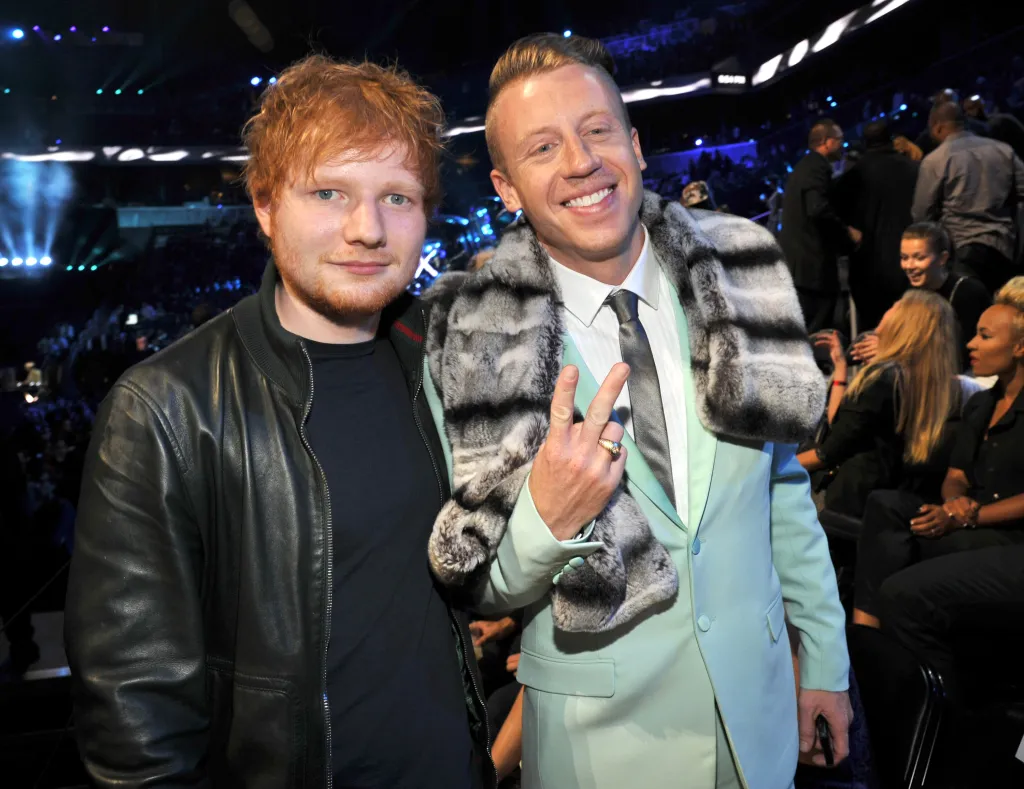 Ed Sheeran and Macklemore pose at the 2013 MTV Video Music Awards.