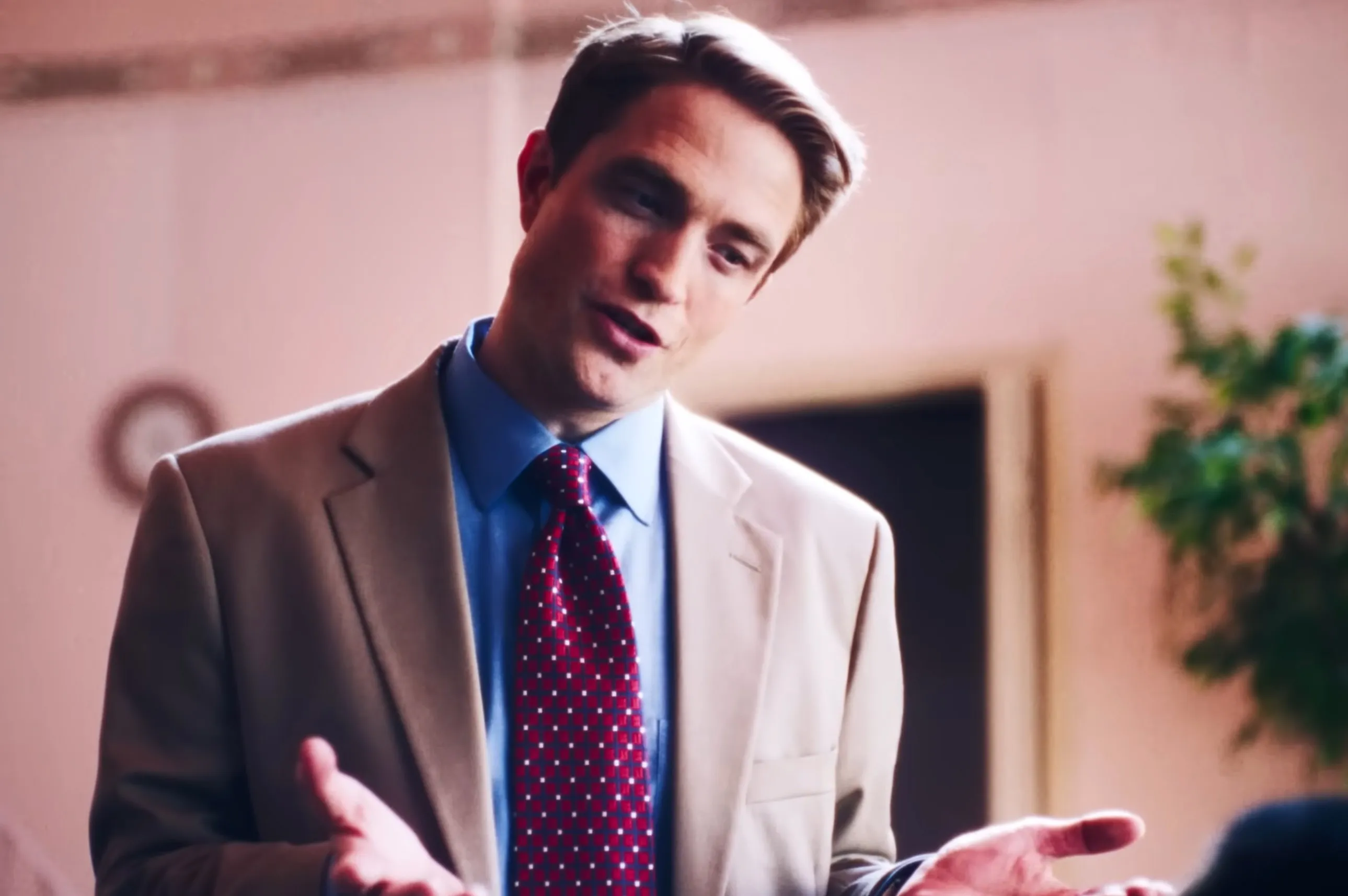 Robert Pattinson as Chris Hansen in the film Primetime.