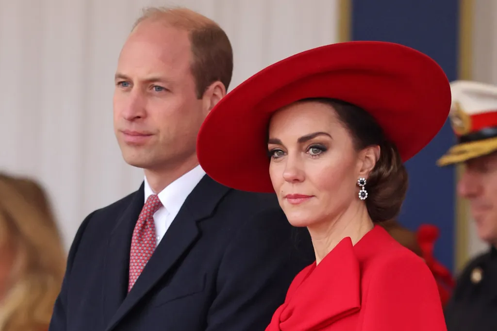 Prince William and Catherine, Princess of Wales, attend a ceremonial welcome.