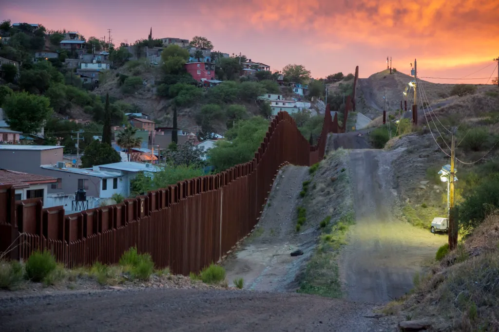 The US Embassy and Consulates in Mexico on Saturday issued a warning restricting government activity over an unspecified threat in Nogales, Sonora, in Mexico.