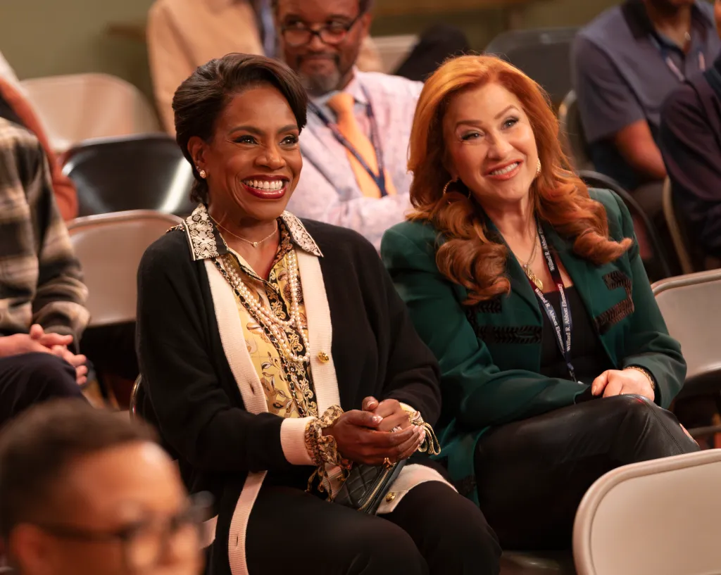 Sheryl Lee Ralph and Lisa Ann Walter smiling at an event.
