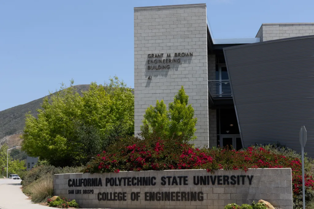 Sign for the College of Engineering at California Polytechnic State University.