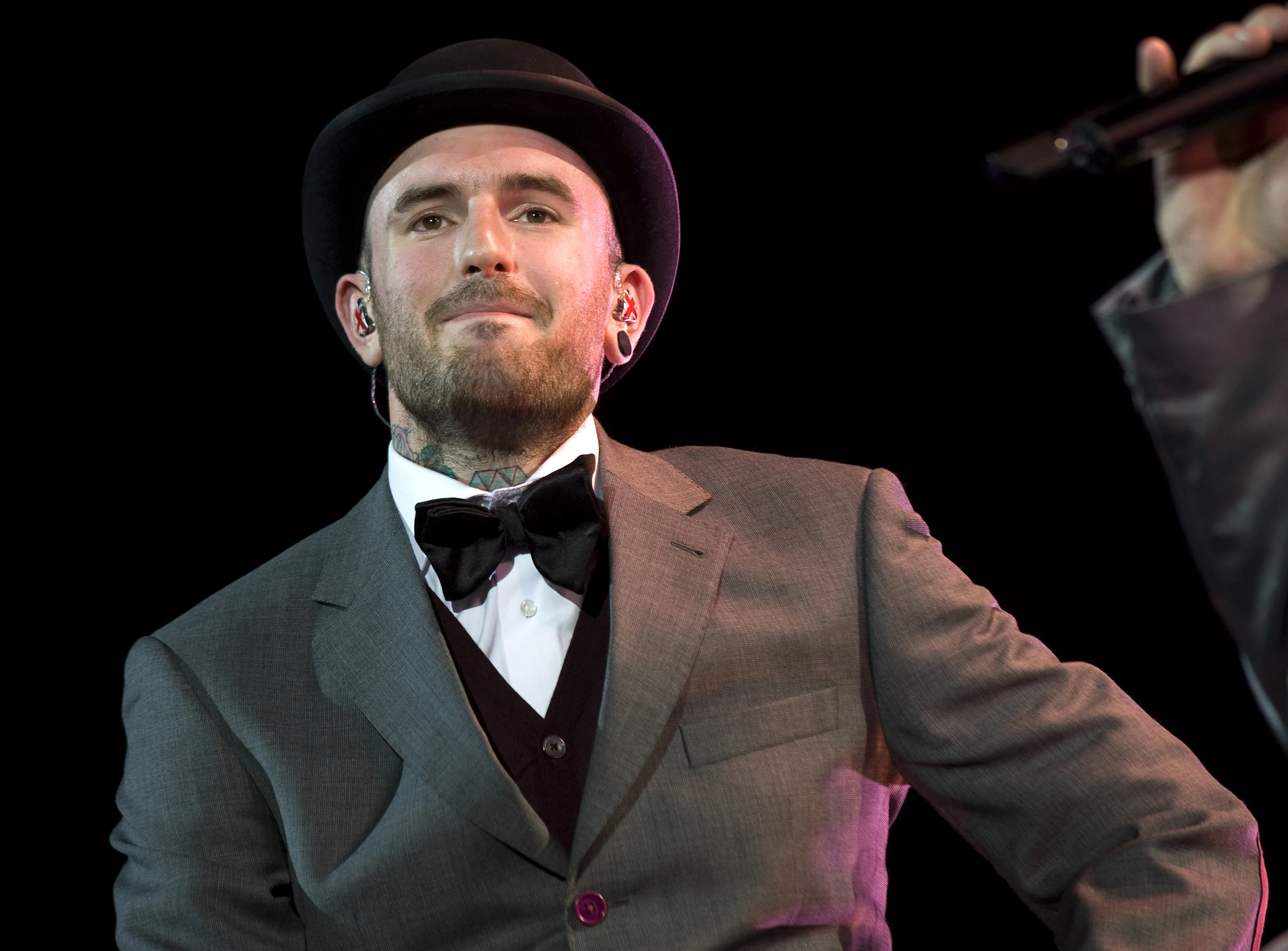 Ben Saunders performing live on stage.