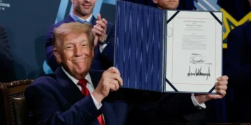 Republican sounds the alarm as Trump finds it impossible to escape ‘bad numbers’