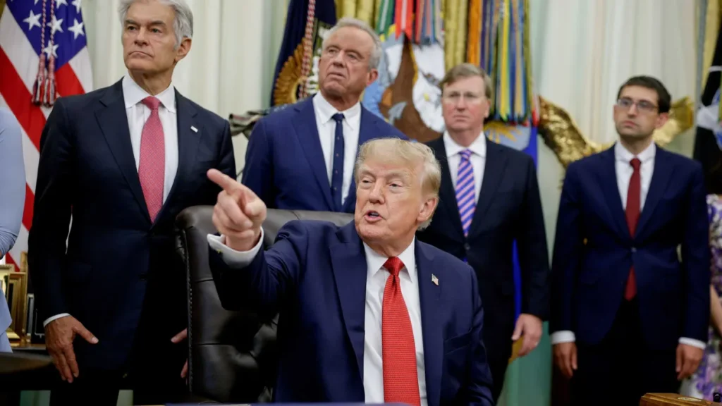‘Disgusted’ Trump names ‘crummy’ newspaper stalwarts next on White House chopping block