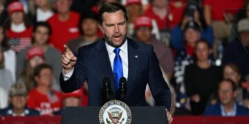 Trump Ties Disaster Aid to Votes as Midterm Fight Heats Up