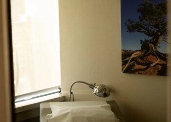 At a Last-Hope Health Clinic, Desperation, Kindness and Fear for What’s Next