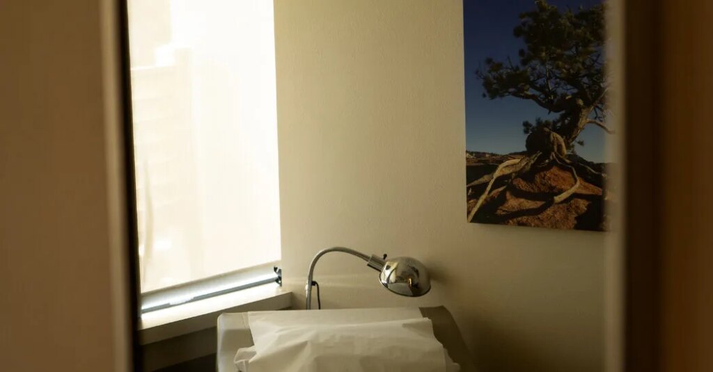 At a Last-Hope Health Clinic, Desperation, Kindness and Fear for What’s Next