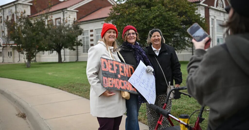 Democrats See a Rare but Fleeting Chance to Shake Up the Senate Map