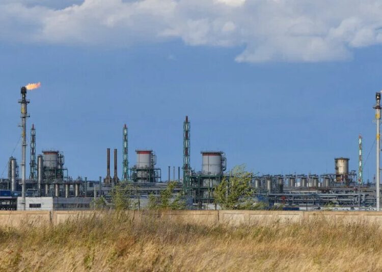 U.S. Floats Another Lifeline to Russia: Allowing It to Sell More Gas to Europe