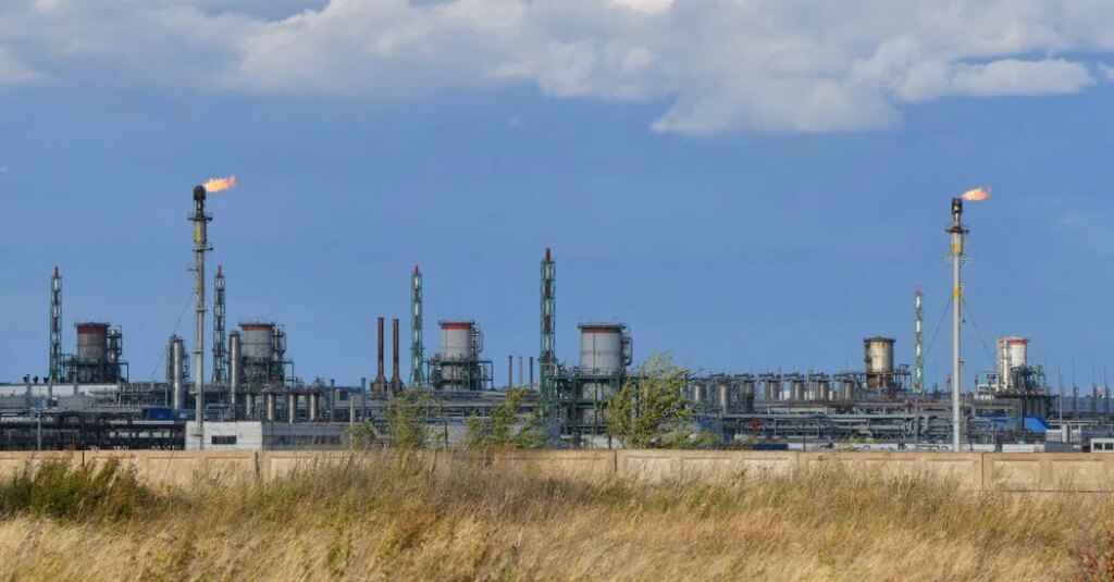 U.S. Floats Another Lifeline to Russia: Allowing It to Sell More Gas to Europe