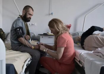 Doctors in Ukraine Try Treating Infections Like Biological Warfare Attacks