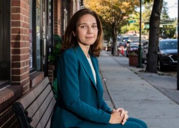 A Navy Pilot Tries to Flip a Key House Seat, Right by Trump’s Golf Club