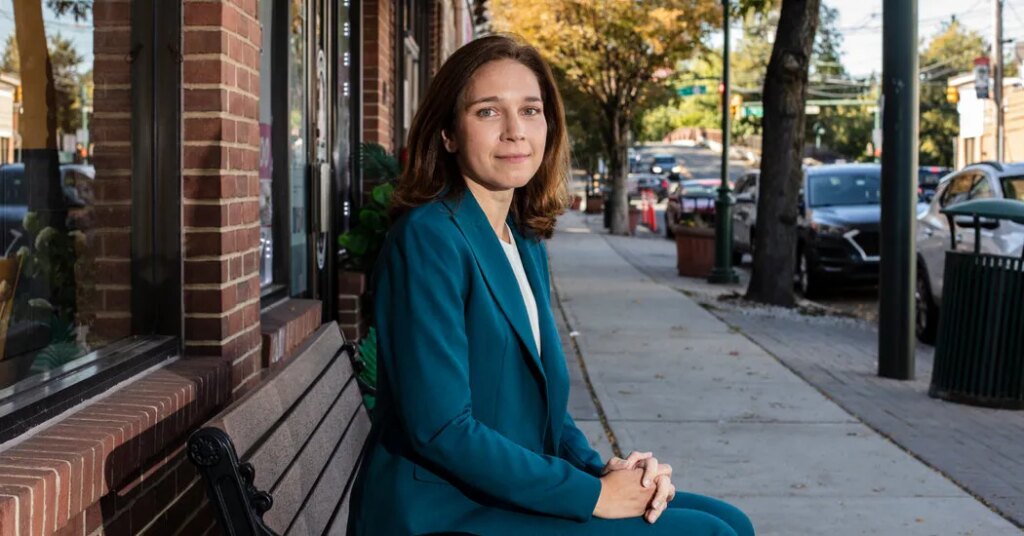 A Navy Pilot Tries to Flip a Key House Seat, Right by Trump’s Golf Club