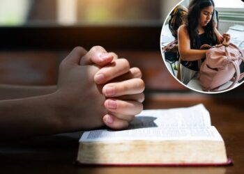 Washington school district that made kids hide Bibles in sealed envelopes must apologize and pay $275K