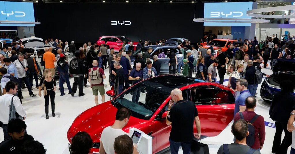 Chinese Carmakers, Once a Sideshow, Take Center Stage