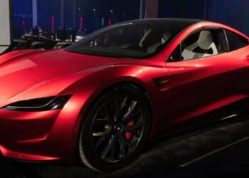 Tesla Leads a Rush to Sell Electric Cars That Cost More Than $100,000