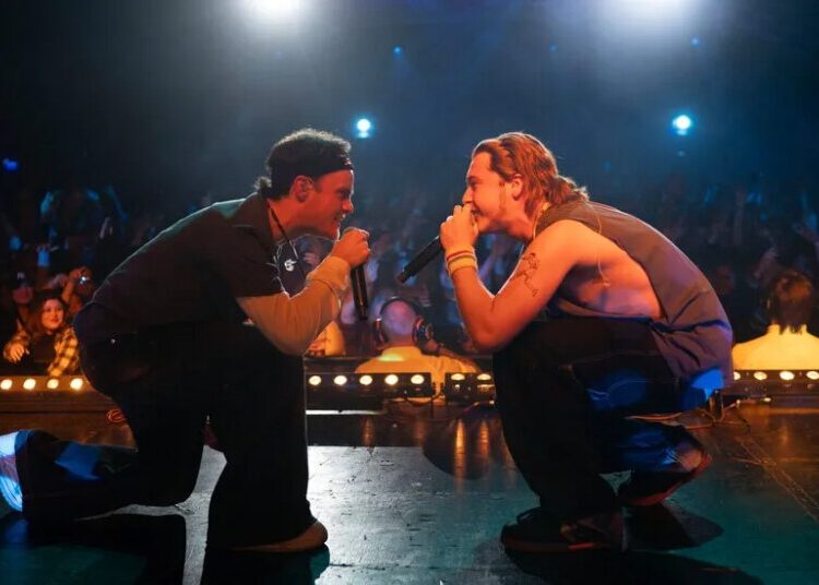 ‘California Schemin’’ Review: Two Lads Take the Low Road to Fame