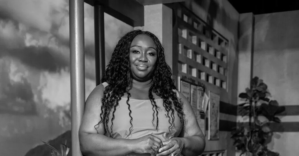 Tackling Beauty Standards, With Zingers and Pageant Gowns