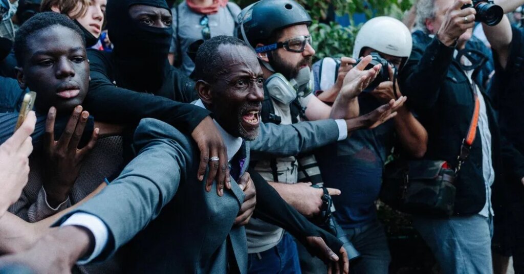 The 53-Year-Old in a Suit Who’s the Face of France’s Youth Protests