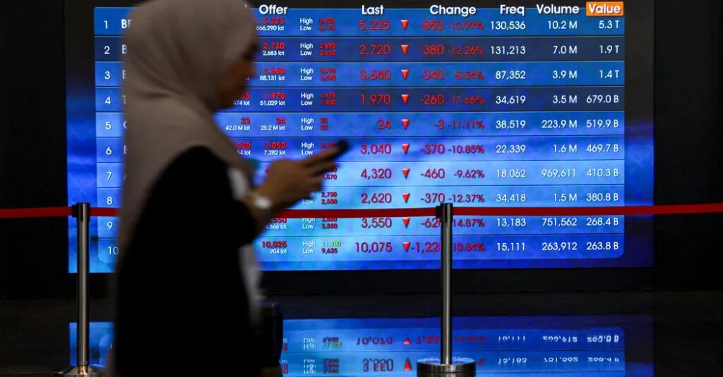 Indonesian Stocks Plunge on Threat to Drop Market From Major Indexes
