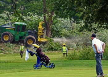 Justice Department Seeks to Disqualify Judge Overseeing Golf Course Lawsuit