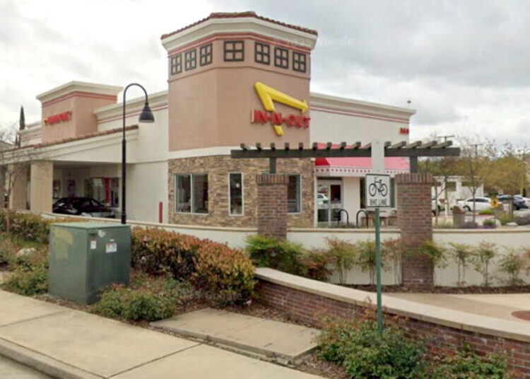 In-N-Out forces Northern California high school football team to delete photos shot at restaurant
