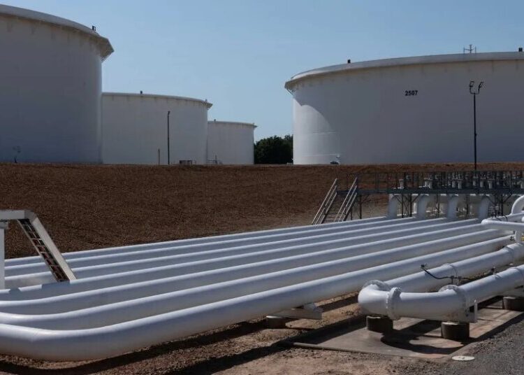 Oil Is Flowing From the Persian Gulf, but Prices Remain High. Why?