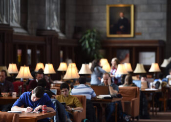 Why these UChicago core classes are going analog