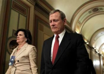 ‘Pitchforks and torches’ come out for John Roberts over neighbor backlash at summer home