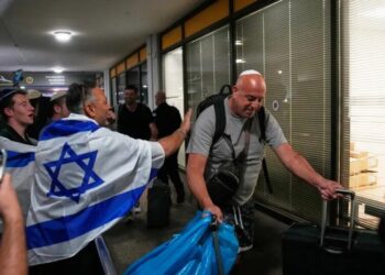 Israelis Take Pride in Bravery of Passengers Who Saved Flight 1073
