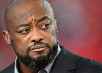 Mike Tomlin’s ‘Minecraft’ city is going viral — and at least one former Steelers player is incredulous