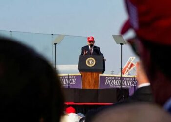 Kristen Holmes spots warning sign for GOP buried in Trump’s blunt Texas admission