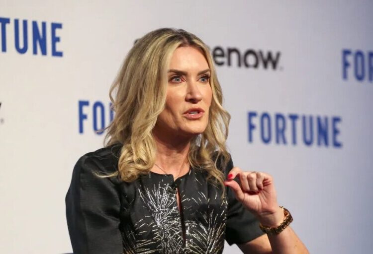 Fortune 500 Chief People Officers say AI has killed org charts, and employees who will thrive need to ‘unlearn’