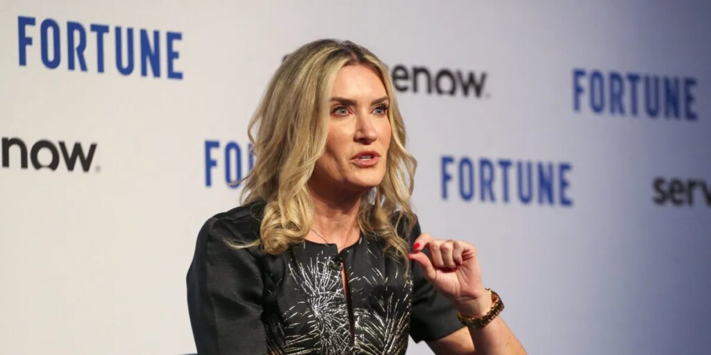 Fortune 500 Chief People Officers say AI has killed org charts, and employees who will thrive need to ‘unlearn’