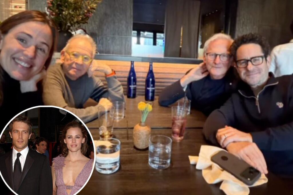 Jennifer Garner reunites with ‘Alias’ co-star and ex Michael Vartan in rare photo