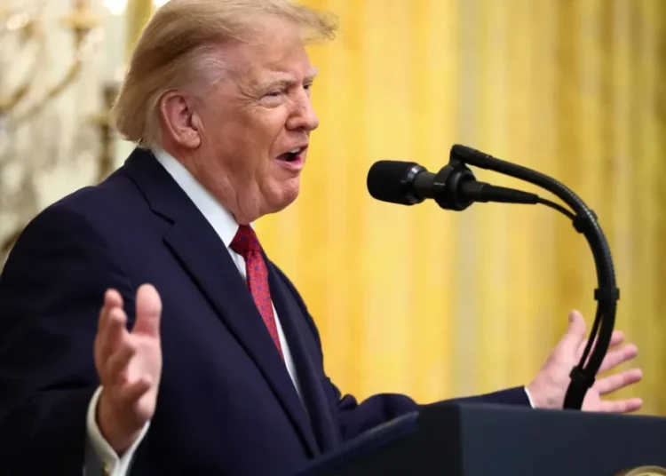 Trump left crowd ‘dazed and confused’ with ‘totally bonkers’ ballroom remark: analyst