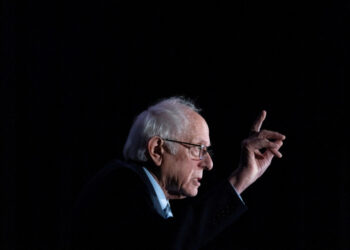Sanders, Ocasio-Cortez debut bill to crack down on Flock cameras