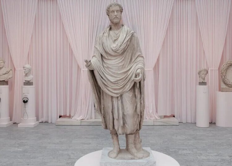Forget Quiet Luxury. In Ancient Rome, the Fashion Was Loud.