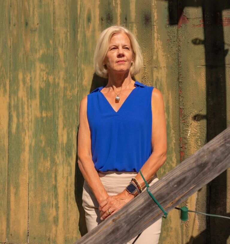 Democrats expand battleground for House, reaching into bloodred districts
