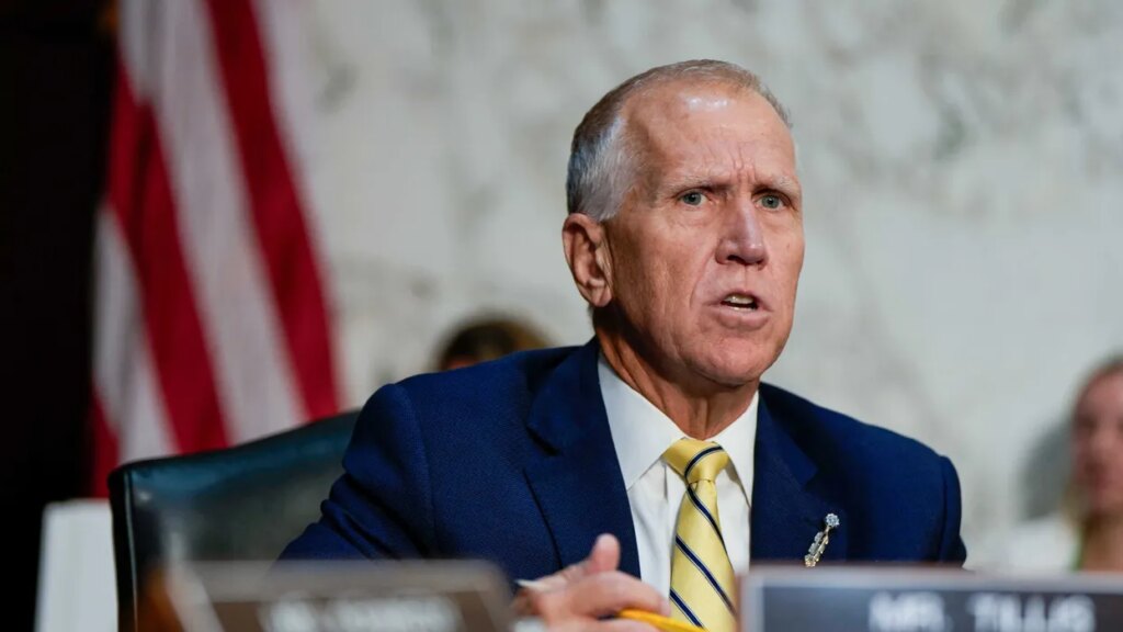 Cursing GOP senator directly ripped into Trump in newly released texts: ‘We are failing’