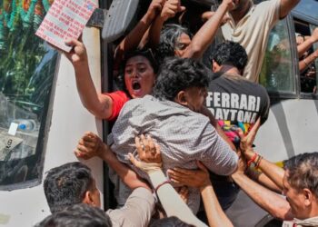Police in India Detain Hundreds Rallying Against ‘Vote Theft’