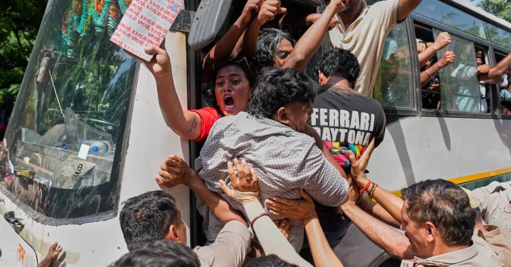 Police in India Detain Hundreds Rallying Against ‘Vote Theft’