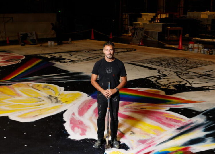 L.A. Opera kicks off new season by unveiling its latest work: a 70-foot, hand-painted curtain