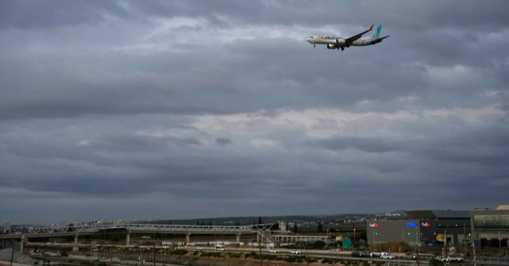 The Mother’s Scream That Sent Passengers to the Rescue