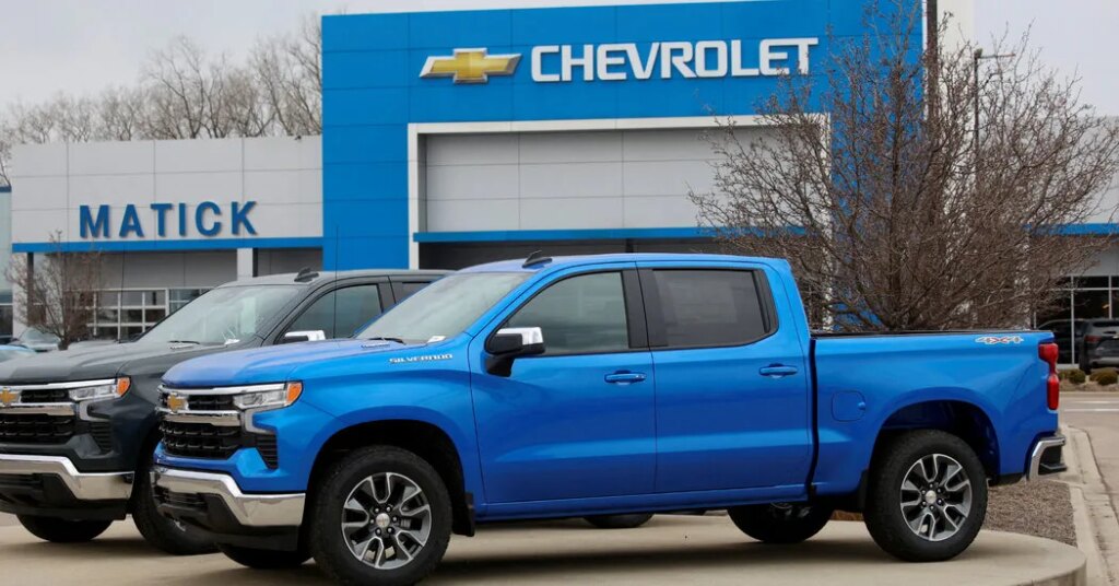 Sales of Hulking Pickups and S.U.V.s Sag as Fuel Prices Soar