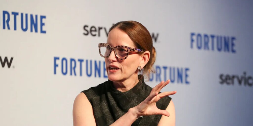 Inside ServiceNow’s AIQ data, the widest gap between AI leaders and laggards is training for humans