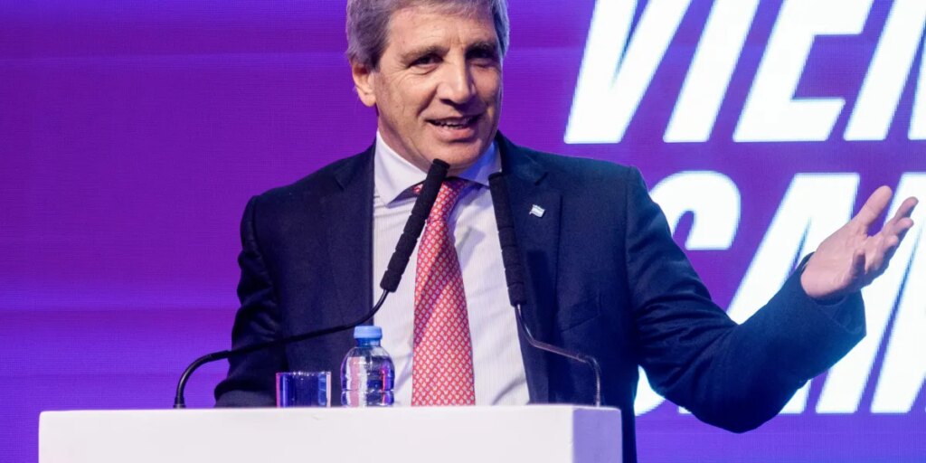 The ‘golden passport’: Argentina to offer citizenship for foreigners that make a $350,000 contribution to its treasury—or invest $800,000 in its bonds