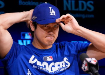 Dodgers face risky dilemma if Shohei Ohtani’s injuries worsen in NLDS